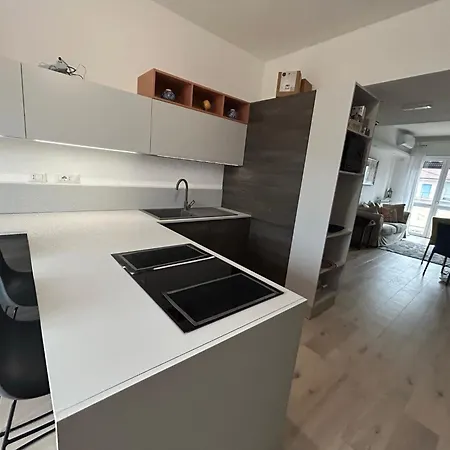 Διαμέρισμα Lakehouse Enjoy *